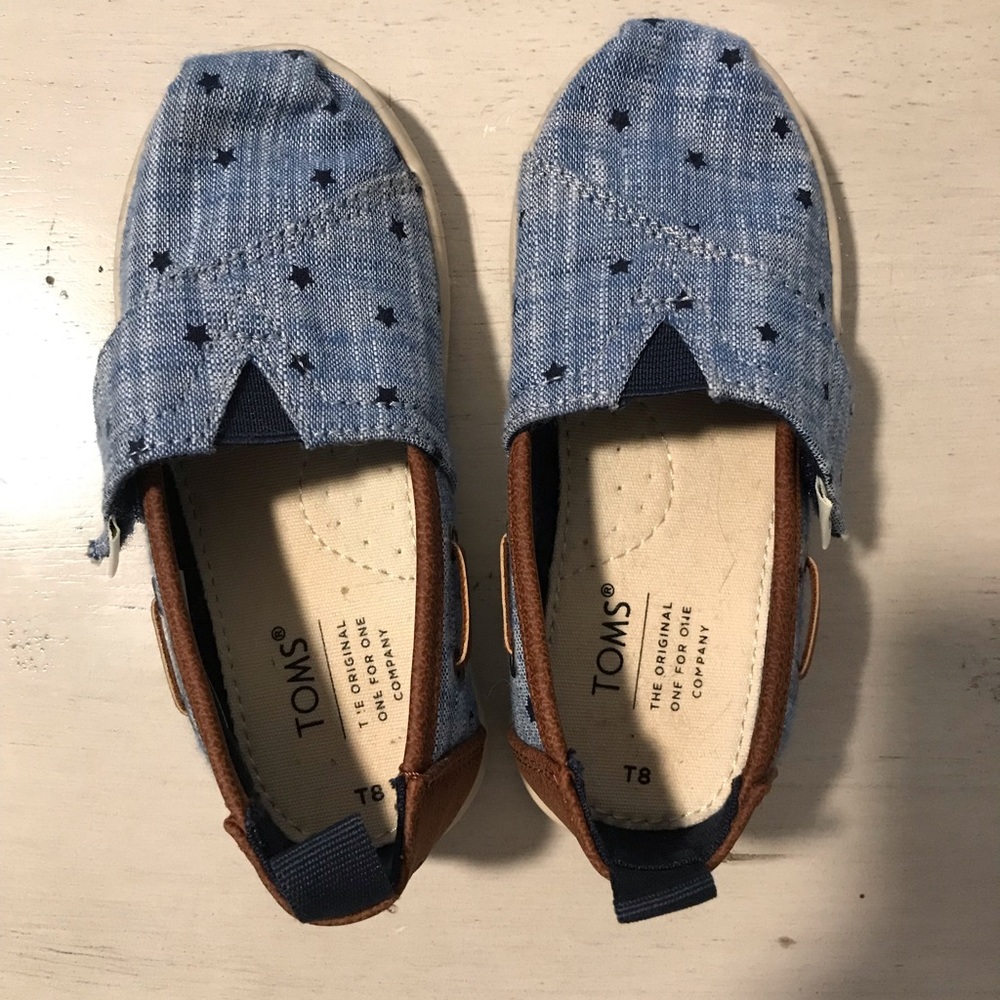 Toms size 8 toddler denim look with stars GUC